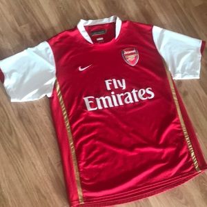 Vintage Nike Arsenal home jersey 2006-2007.